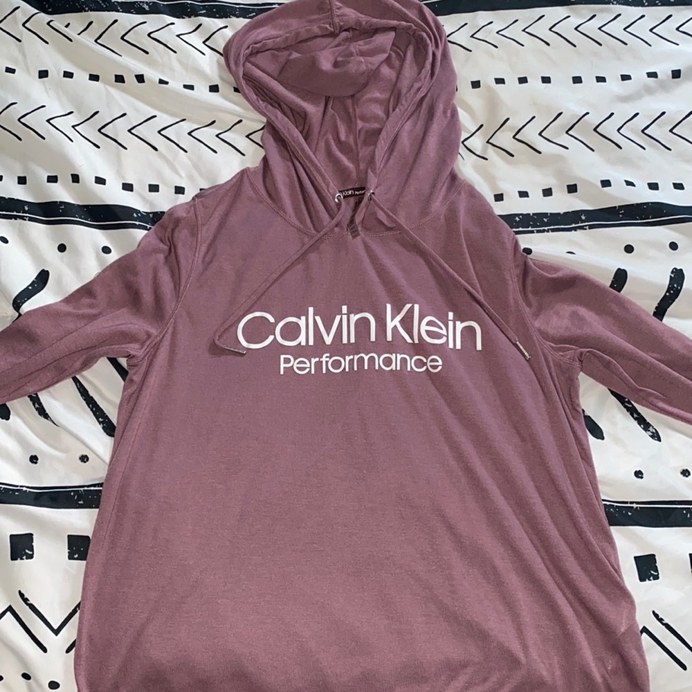 Long sleeve hooded shirt